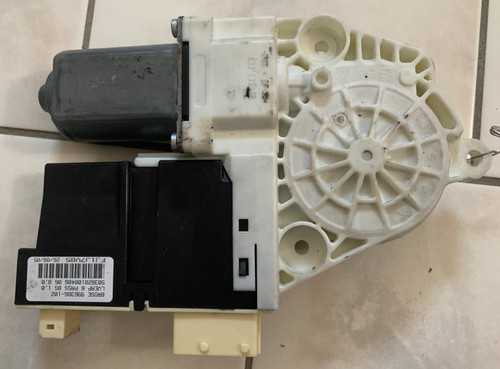 Moteur lève vitre avant - moteur, droit