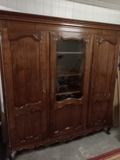 ancienne armoire 3 portes  1,90 de long  entièrement démontable 