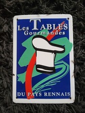PLAQUE ÉMAILLÉE LES TABLES GOURMANDES DU PAYS RENNAIS RESTAURANT GASTRONOMIE 🍴