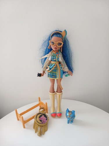 Poupée monster high - poupée,