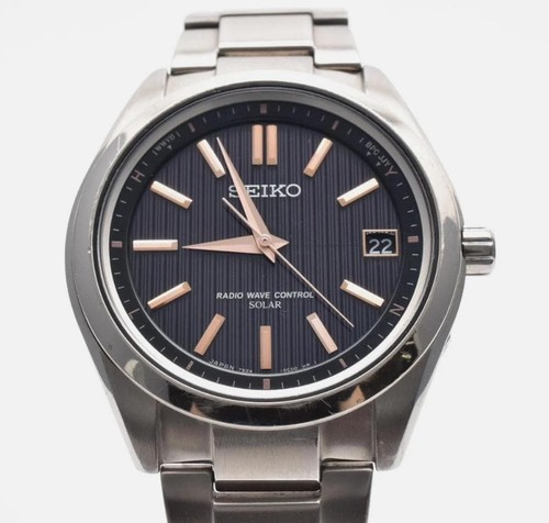Montre solaire pour homme