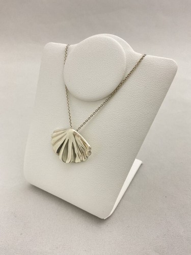 Collier pendentif coquille