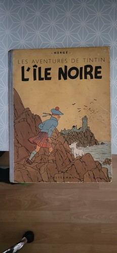 Tintin ile noire eo - l'ile,