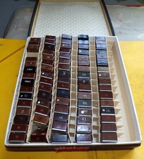 RADIO : BOITE DE 78 QUARTZ POUR APPAREIL  RADIO U.S BC 620 ,PLUSIEURS FABRICANTS