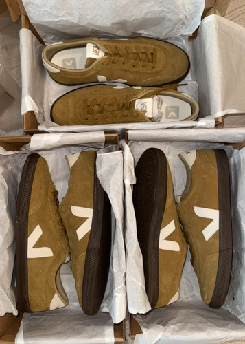 Nwt veja mens volley - nwt, us