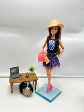 Barbie Cils implantés, corps articulé relookée + décors inclus OOAK