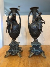 L&F Moreau / Paire de vases Art Nouveau en régule patiné, base en marbre H 48cm