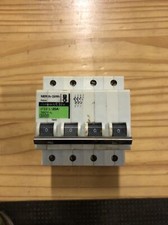 Disjoncteur Tetrapolaire