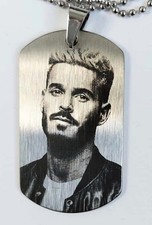 medaille pendentif acier inoxydable gravé "Matt Pokora"