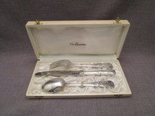 Couverts anciens en métal