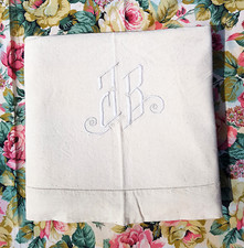 Ancien drap en métis coton lin épais brodé monogramme JB Jours agrandi 235 x 296