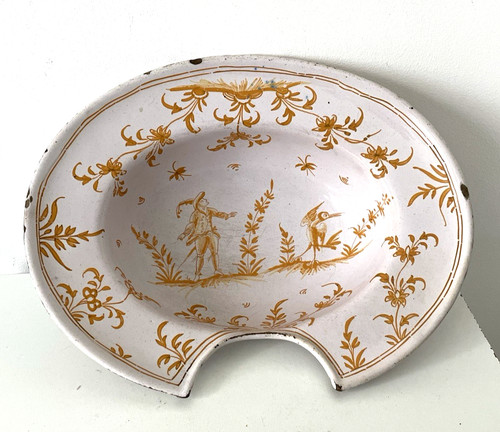 Plat barbe faïence de - plat,
