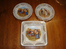 Trois anciennes assiettes