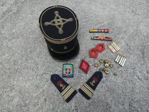 1950 lot insignes barettes - lot,