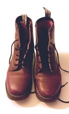 Boots Vegetarian Shoes Bordeaux 8 trous, Bottines Dr Martens UK