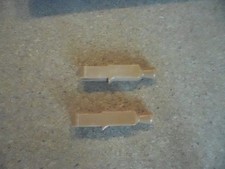2 Attaches  Amarage Pont