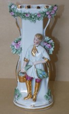 Ancien vase porcelaine biscuit Germany 4870 jeune homme galant meissen ??