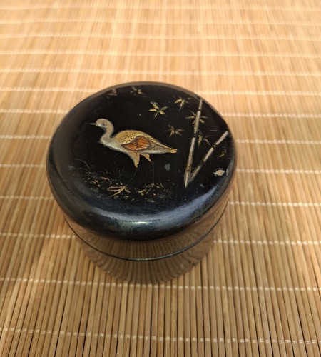 Boîte ronde vintage laquée - boîte,