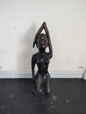 Sculpture africaine en bois noirci femme nue