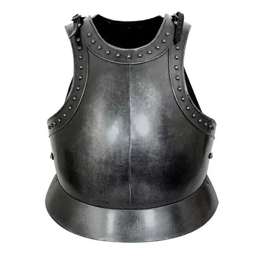 Armure noire médiévale