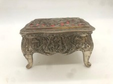 Boîte à bijoux ancienne coffre en métal vintage intérieur velours rouge