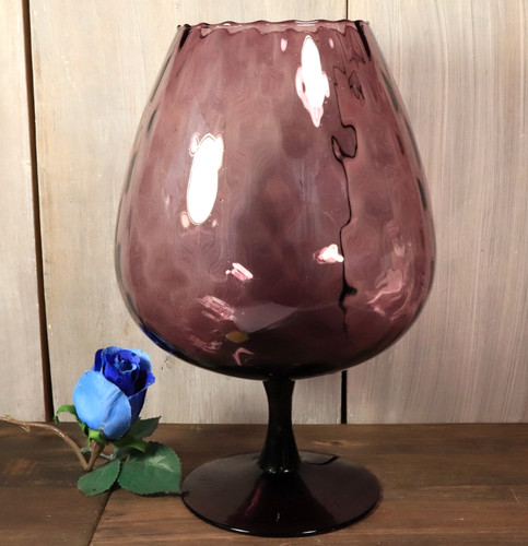 Grand vase sur - grand, en