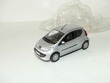 PEUGEOT 107 Gris NOREV 1:43 sous coque