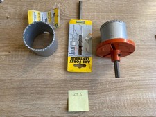 Lot N°5 de 2 SCIES A TRÉPAN carbure  Ø 67 et 73 mm + axe autocentreur Wolcraff