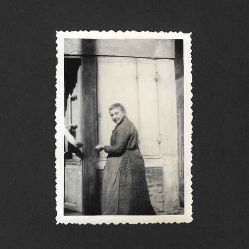 Femme agée profil retourne - femme,
