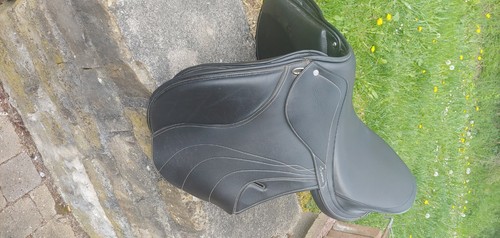 Selle mixte noire synthétique