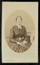 CDV Happey à Paris   Portrait de femme en médaillon   Vintage print c.1865