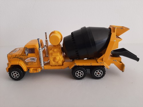 Camion btp bétonnière - camion,