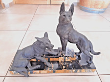 Statue double chiens loups en régule signé L.CARVIN sur socle en marbre