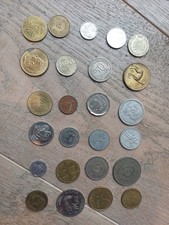 67 Foire A 10 Euros lot de pièces de monnaie Etrangeres  Lot 67