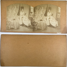 Femme en sous-vêtements se