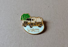 pin's camion citerne Renault -