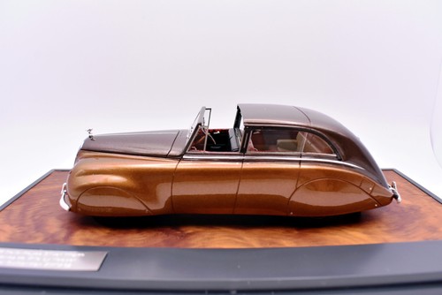 Miniature voiture ancienne - voiture,