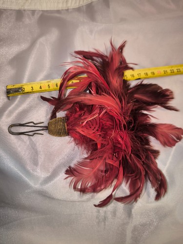 Plumet coq rouge retombant