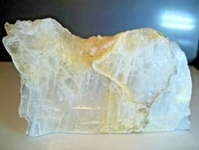 MINÉRAUX. GYPSE PLAQUE TRANSLUCIDE. Hautes-Alpes FRANCE.  Géologie lithothérapie