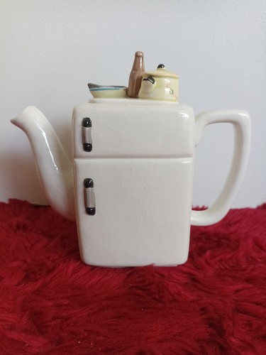 Théière forme frigo - en,