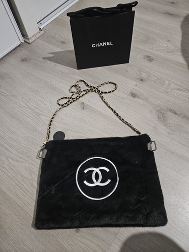 Trousse chanel fourrure noire - chanel,