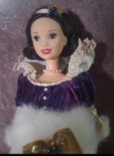Barbie blanche neige