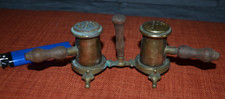 Ancien serviteur poivrier et salière en bois et laiton (A raviver)