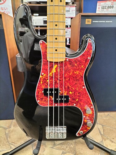 Guitare basse électrique