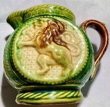 Petit pichet à lion en majolique française Onnaing, vers 1900 - Onnaing