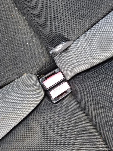 Attache ceinture arriere - , droit