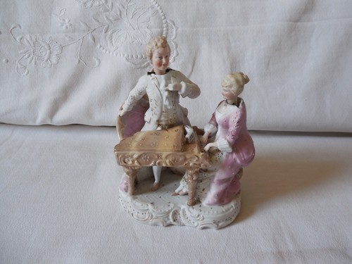Ancienne statuette biscuit - en,
