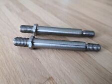 une paire de  goujons de