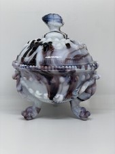 Bonbonnière Westmoroland Opaline marbre tripodes dauphin. Très Rare.