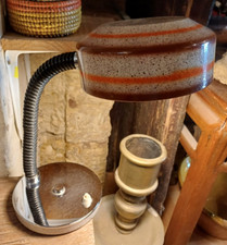 Lampe Vintage 1960, 1970 abat-jour émaillé très bon état de marche.